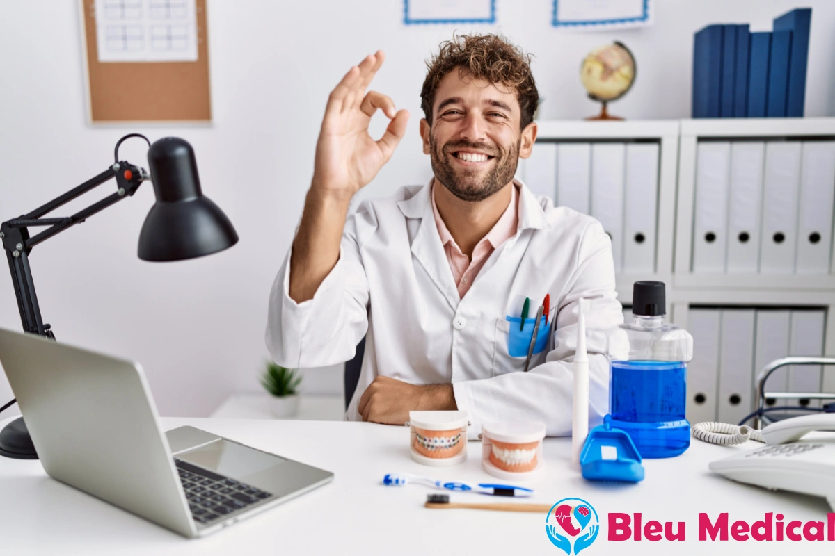 Balonare, reflux sau dureri abdominale: când mergi la gastroenterolog?